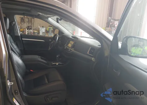 2018 Toyota Highlander Xle from USA, damaged, VIN 5TDJZRFHXJS904447